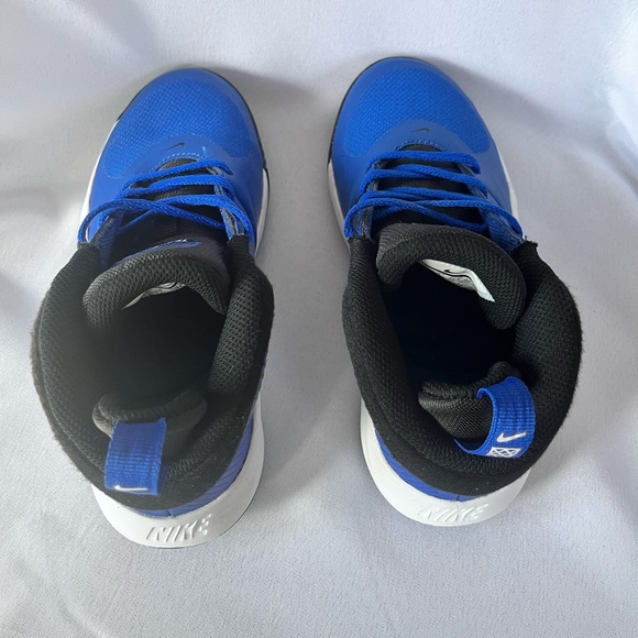 Nike Team Hustle D9 Royal Blue Sneakers - Picture 9 of 11